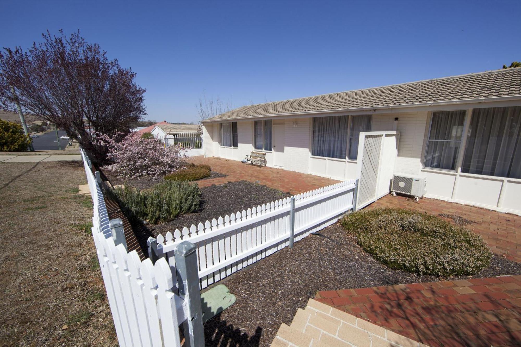 Redhill Cooma Motor Inn Exterior photo